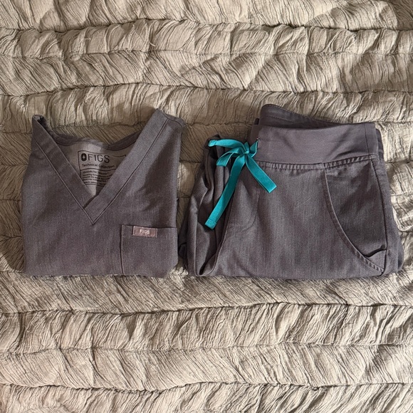 Figs | Shirts | Figs Graphite Scrub Set | Poshmark